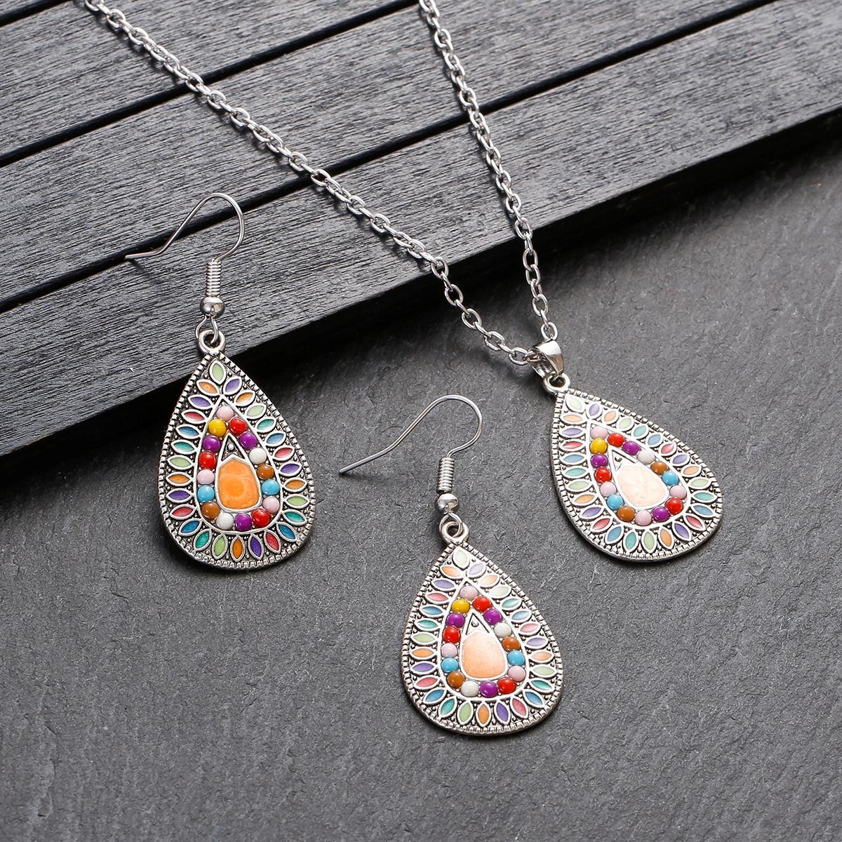 Conjunto de joyas de cuentas coloridas de estilo bohemio