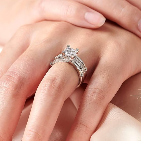 Zenitha Etherna – The Quartz Harmony Ring