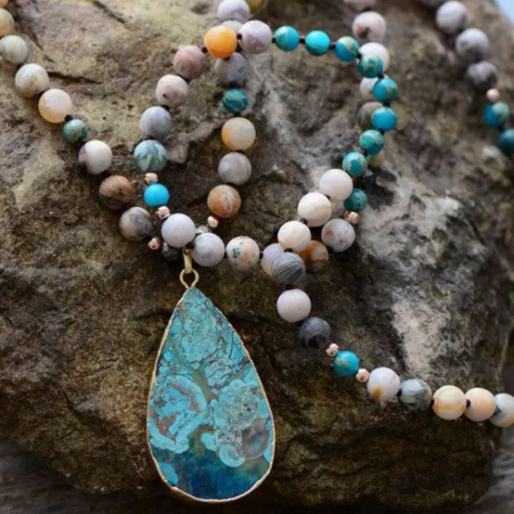 Zenitha Ocean Essence Necklace – A Touch of Nature’s Serenity