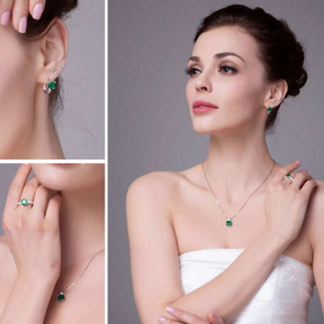 Conjunto de joyas Zenitha Emerald Glow: claridad audaz, gracia atemporal