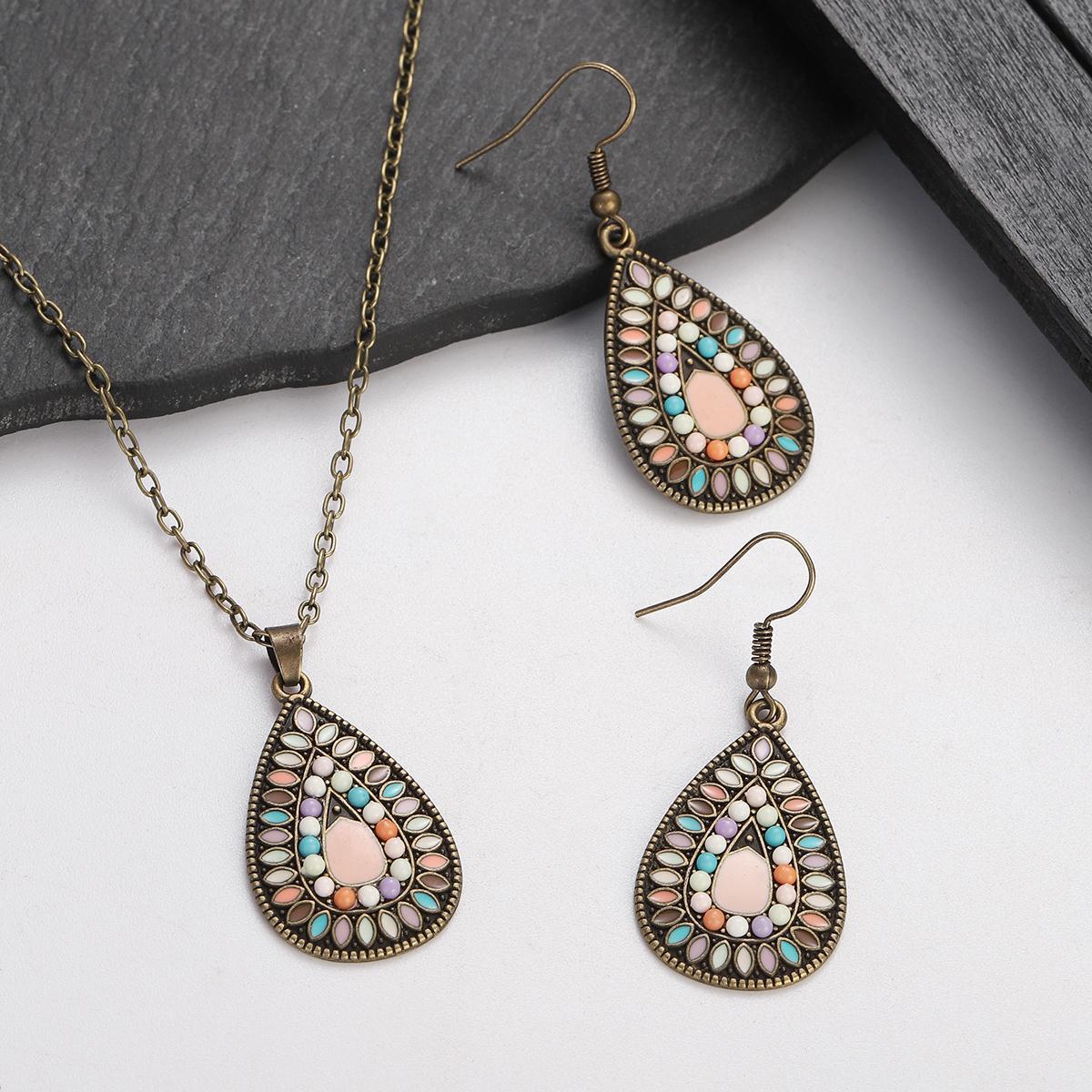Conjunto de joyas de cuentas coloridas de estilo bohemio
