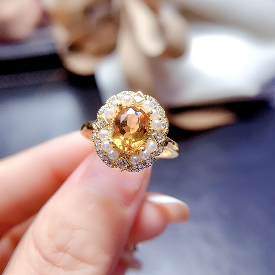 Zenitha Vintage Sunlight Schmuckset – Wo klassischer Glamour auf goldene Wärme trifft
