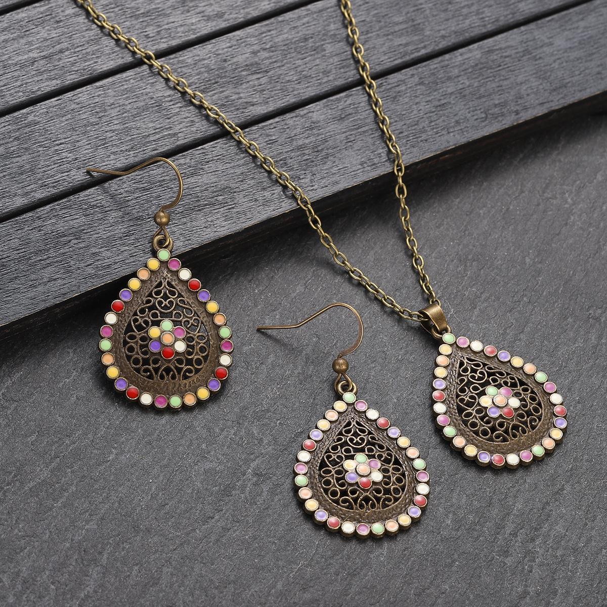 Conjunto de joyas de cuentas coloridas de estilo bohemio