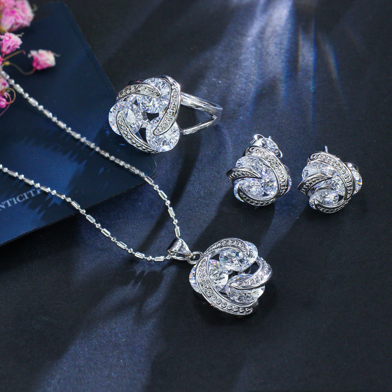 Zenitha Eternal Knot Jewelry Set – A Symbol of Connection and Radiance