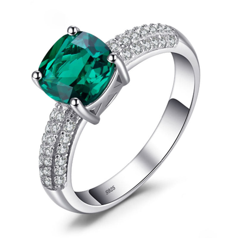 Conjunto de joyas Zenitha Emerald Glow: claridad audaz, gracia atemporal