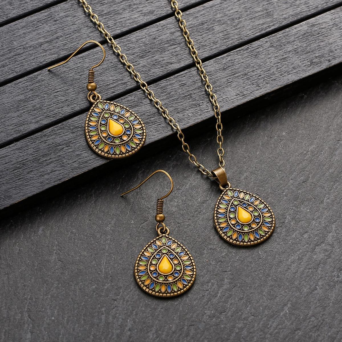 Conjunto de joyas de cuentas coloridas de estilo bohemio