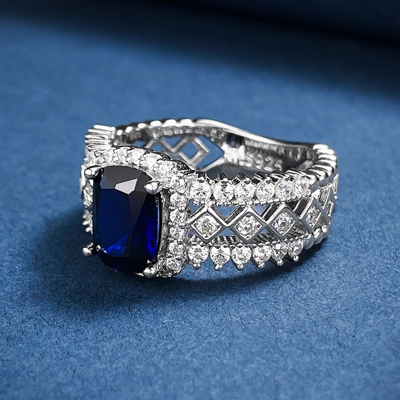 Zenitha Royale Crest Ring – Power Meets Precision