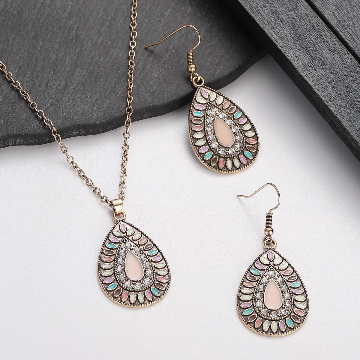 Conjunto de joyas de cuentas coloridas de estilo bohemio