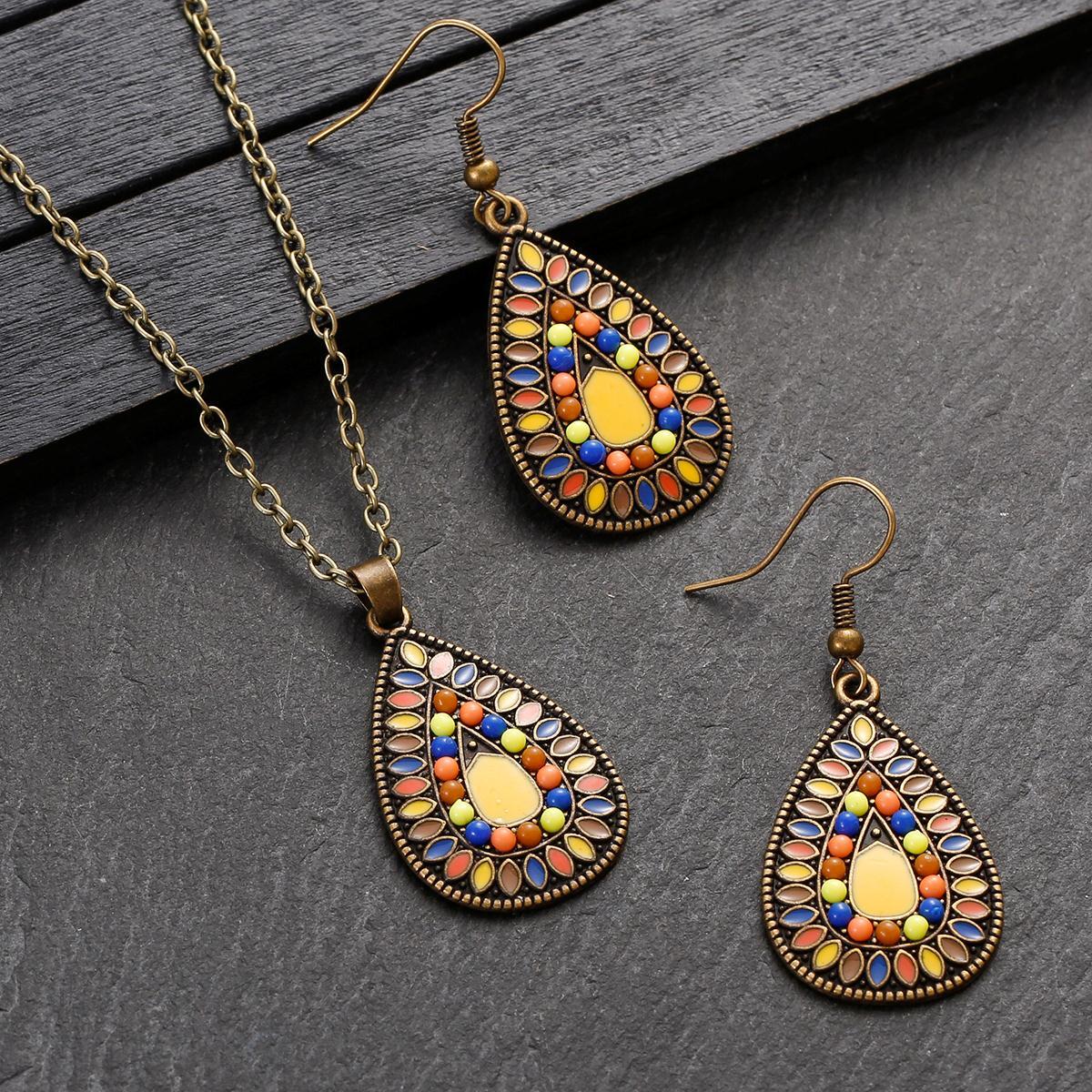Conjunto de joyas de cuentas coloridas de estilo bohemio