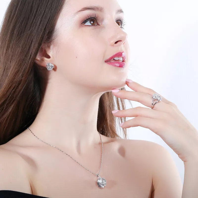 Zenitha Eternal Knot Jewelry Set – A Symbol of Connection and Radiance