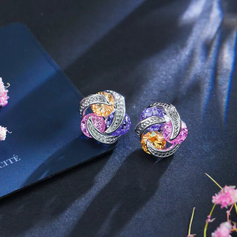 Zenitha Eternal Knot Jewelry Set – A Symbol of Connection and Radiance