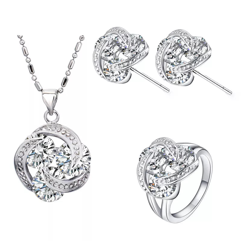 Zenitha Eternal Knot Jewelry Set – A Symbol of Connection and Radiance