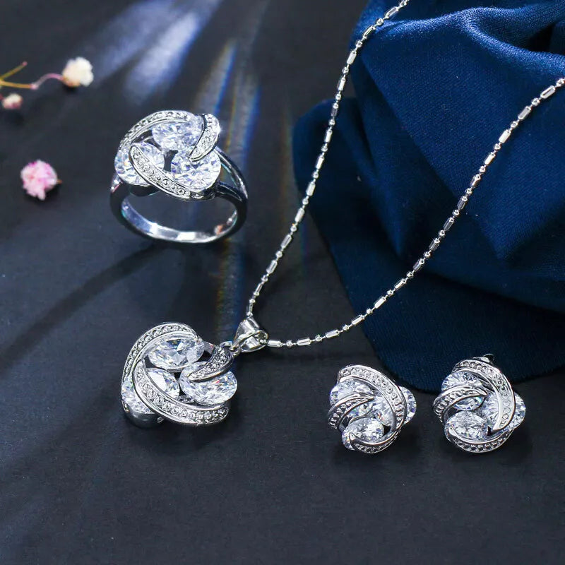 Zenitha Eternal Knot Jewelry Set – A Symbol of Connection and Radiance