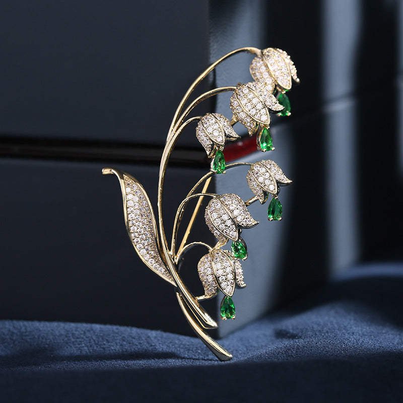 Zenitha Lily of Grace Brosche – Blühen Sie mit dem Geist der Erneuerung