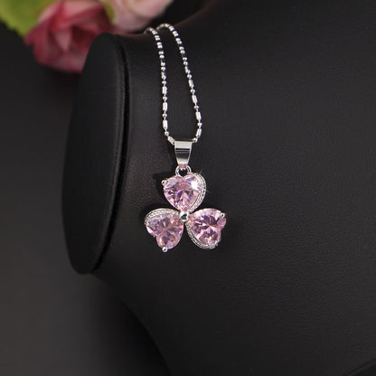 Conjunto de joyas de circón y trébol Zenitha: un toque de fortuna y elegancia