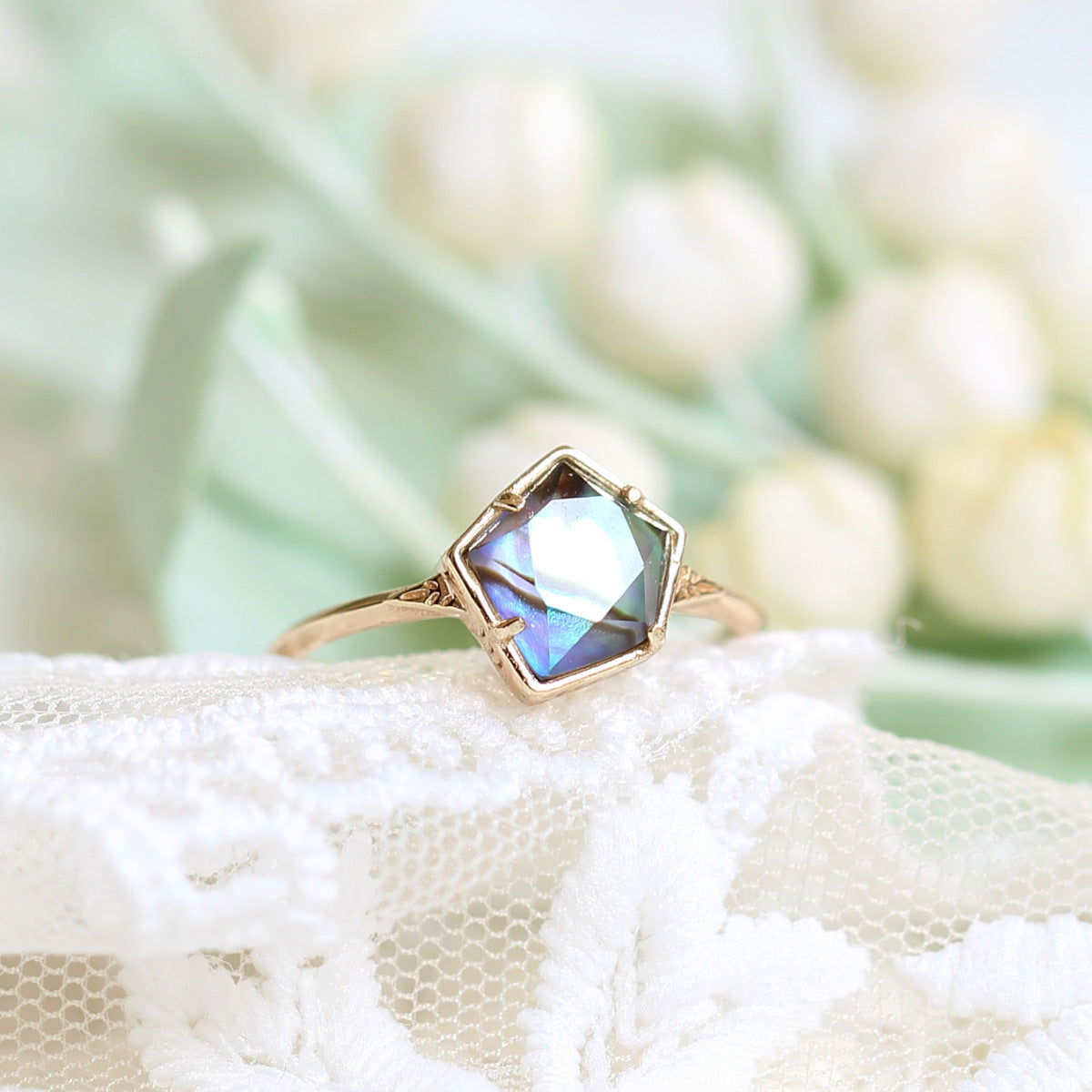 Anillo Sigilo Estelar Zenitha: Simplicidad con un toque de misterio