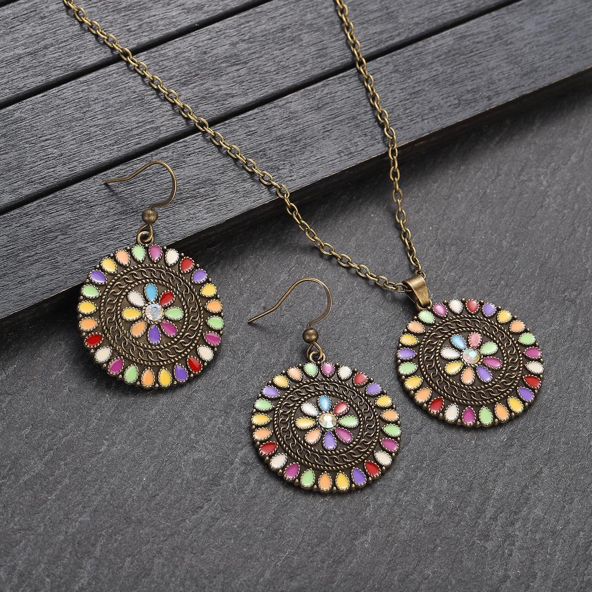 Conjunto de joyas de cuentas coloridas de estilo bohemio