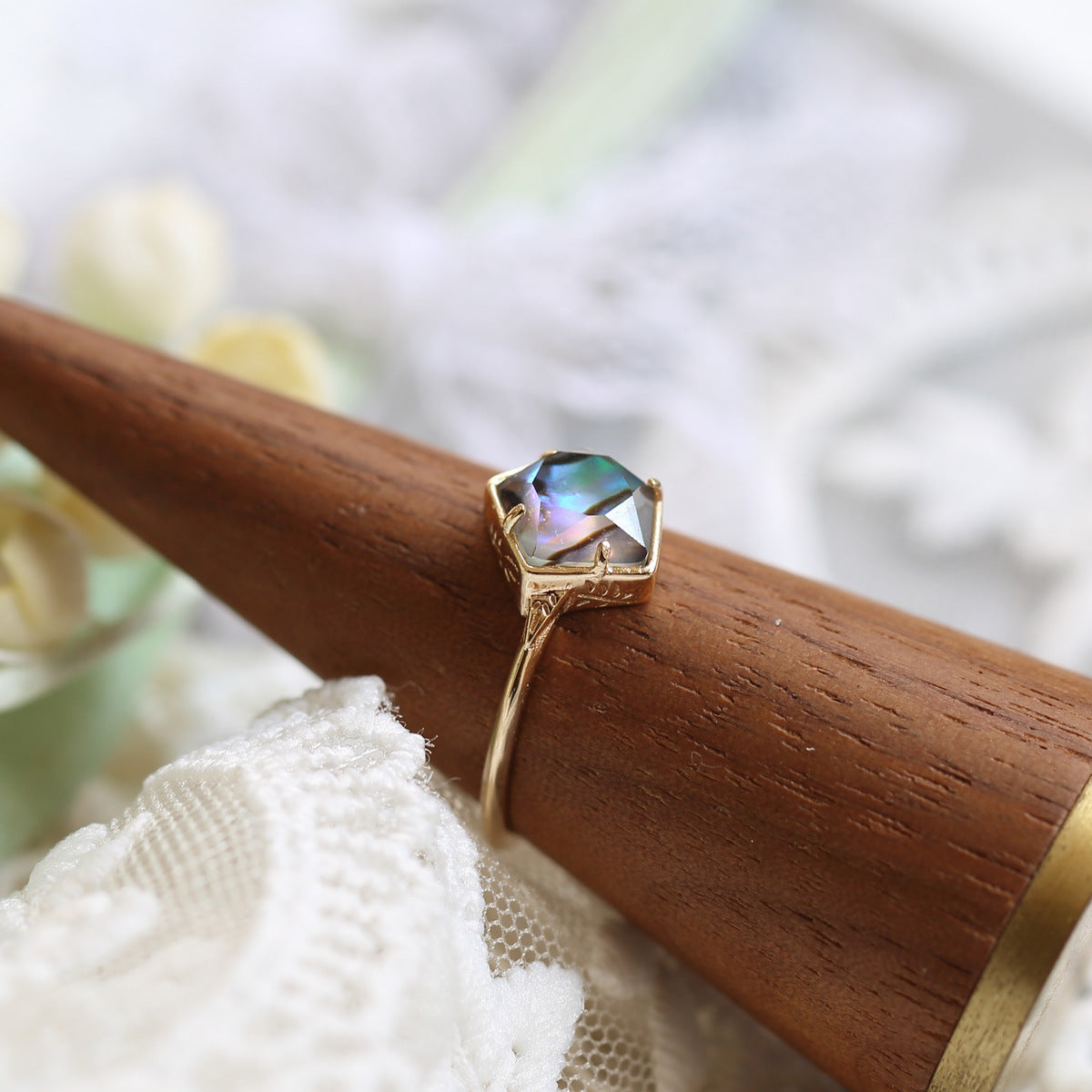 Anillo Sigilo Estelar Zenitha: Simplicidad con un toque de misterio