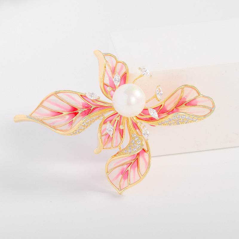 Broche Zenitha Bloomfire: Elegancia en cada pétalo
