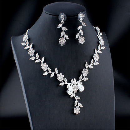 Conjunto de joyas Zenitha Plum Blossom: florece con gracia y luz